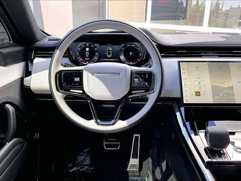 Certified 2025 Land Rover Range Rover Sport Dynamic SE image 5
