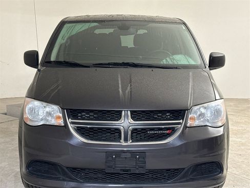 Used 2019 Dodge Grand Caravan SE w/ UConnect Hands-Free Group image 10