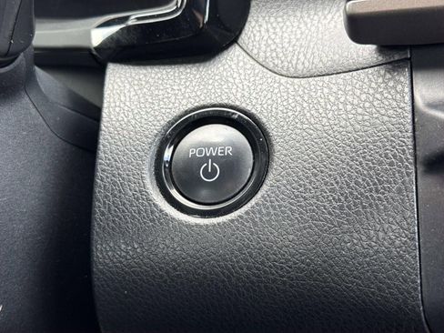 Used 2025 Toyota Camry SE image 20