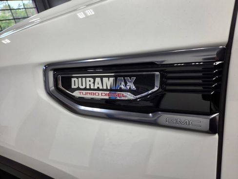 Used 2025 GMC Sierra 1500 AT4 w/ Technology Package AWD/4WD image 19