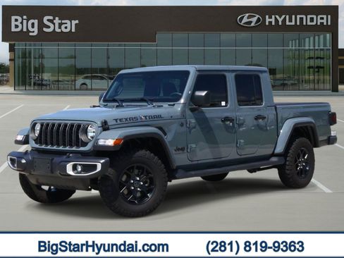 Used 2025 Jeep Gladiator Sport AWD/4WD image 1