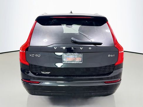 Used 2023 Volvo XC90 B6 Core w/ Climate Package image 9