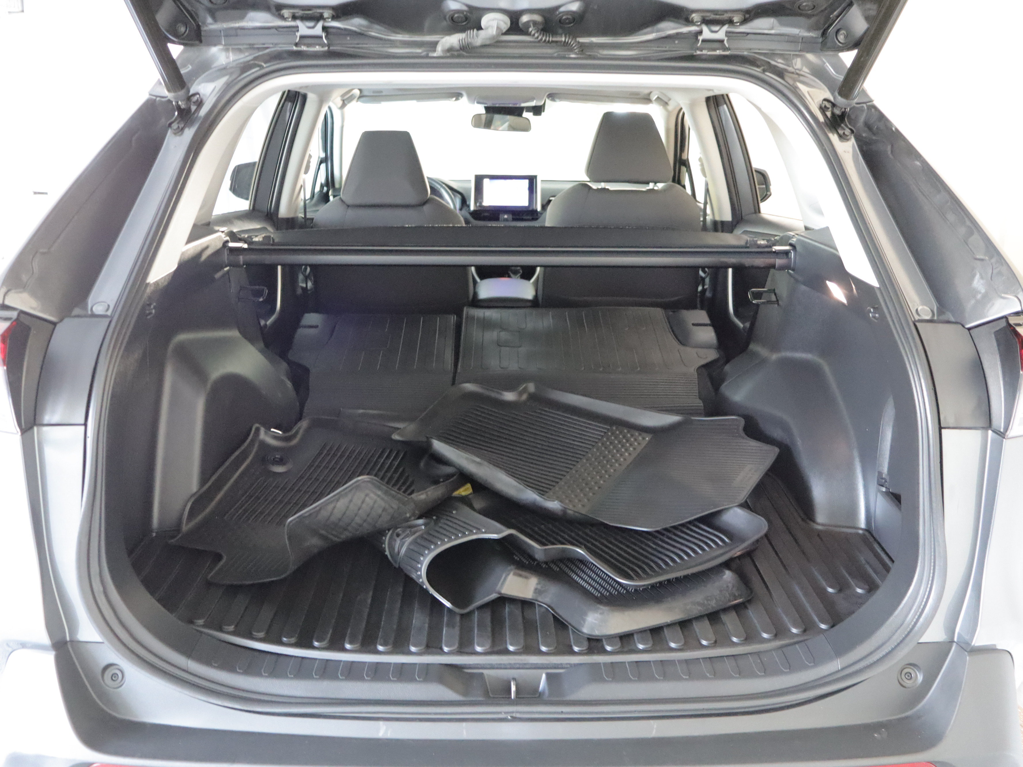 Used 2023 Toyota RAV4 XLE w/ Convenience Package AWD/4WD image 22