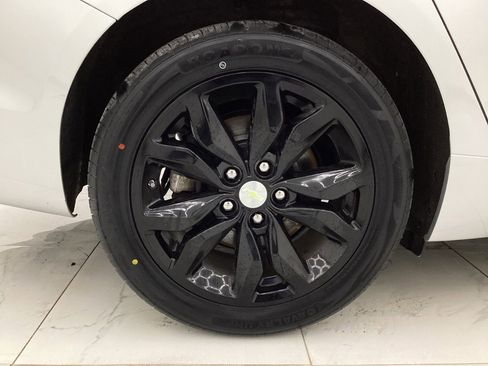 Used 2017 Chevrolet Impala LT w/ Convenience Package image 46