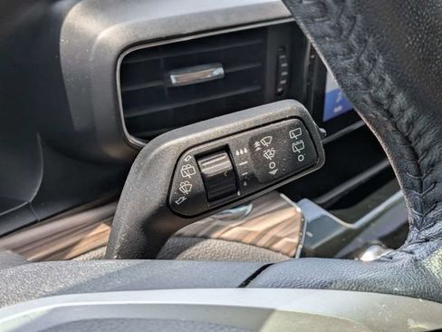 Used 2022 Ford Explorer Limited w/ Equipment Group 301A RWD image 26
