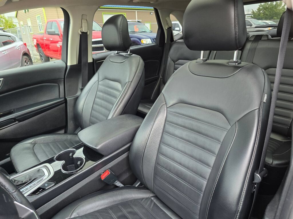 Used 2017 Ford Edge SEL w/ Equipment Group 201A AWD/4WD image 21