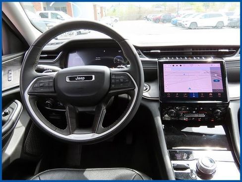 Certified 2023 Jeep Grand Cherokee L Limited w/ Luxury Tech Group II AWD/4WD image 12