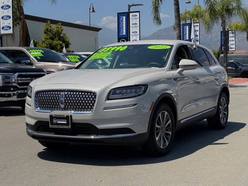Used 2023 Lincoln Nautilus FWD image 4