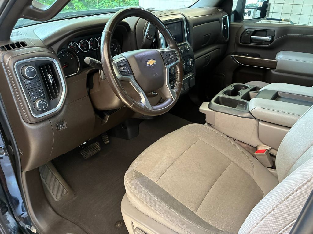 Used 2022 Chevrolet Silverado 3500 LT w/ All Star Edition AWD/4WD image 9