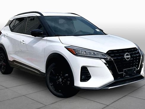 Certified 2023 Nissan Kicks SR w/ SR Premium Package FWD image 3