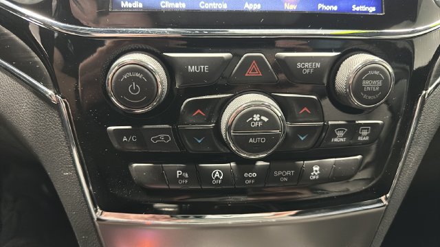 Used 2020 Jeep Grand Cherokee Limited AWD/4WD image 20