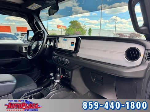 Used 2024 Jeep Gladiator Sport AWD/4WD image 39