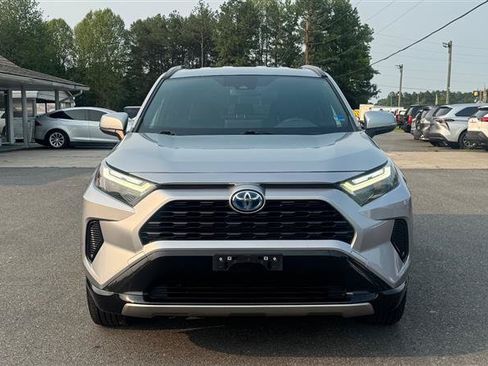 Used 2022 Toyota RAV4 SE w/ SE Grade Weather Package AWD/4WD image 3