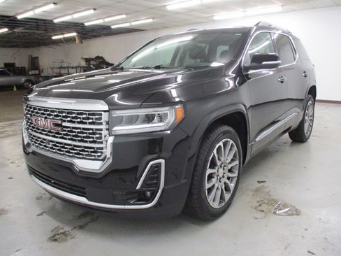 Certified 2023 GMC Acadia Denali w/ Denali Ultimate Package image 3