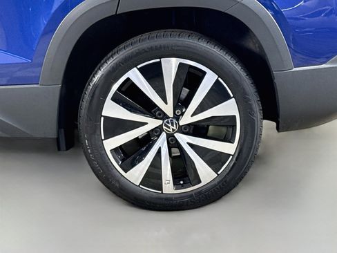 Used 2023 Volkswagen Taos SE FWD image 37