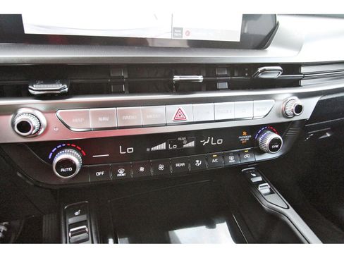 Used 2025 Kia Telluride S image 29