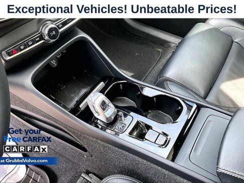 Used 2023 Volvo XC40 B4 Plus w/ Protection Package Premier FWD image 17