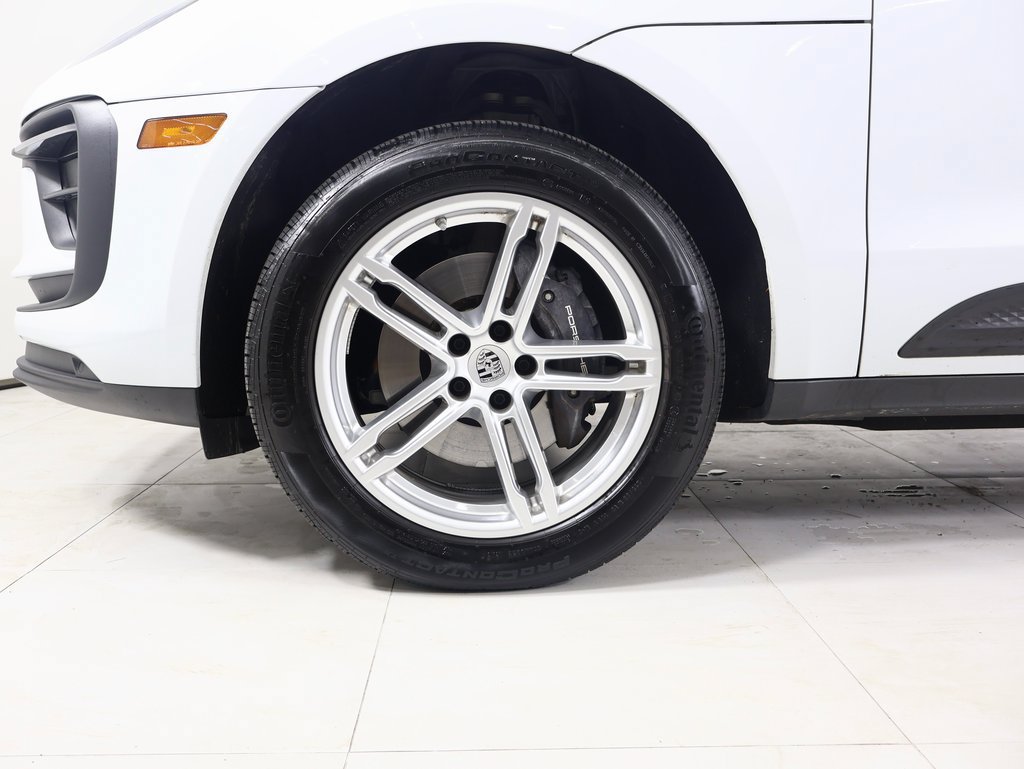 Used 2025 Porsche Macan AWD/4WD image 22