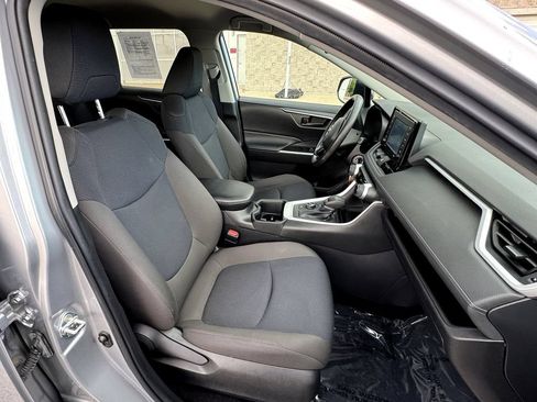 Used 2022 Toyota RAV4 LE AWD/4WD image 37