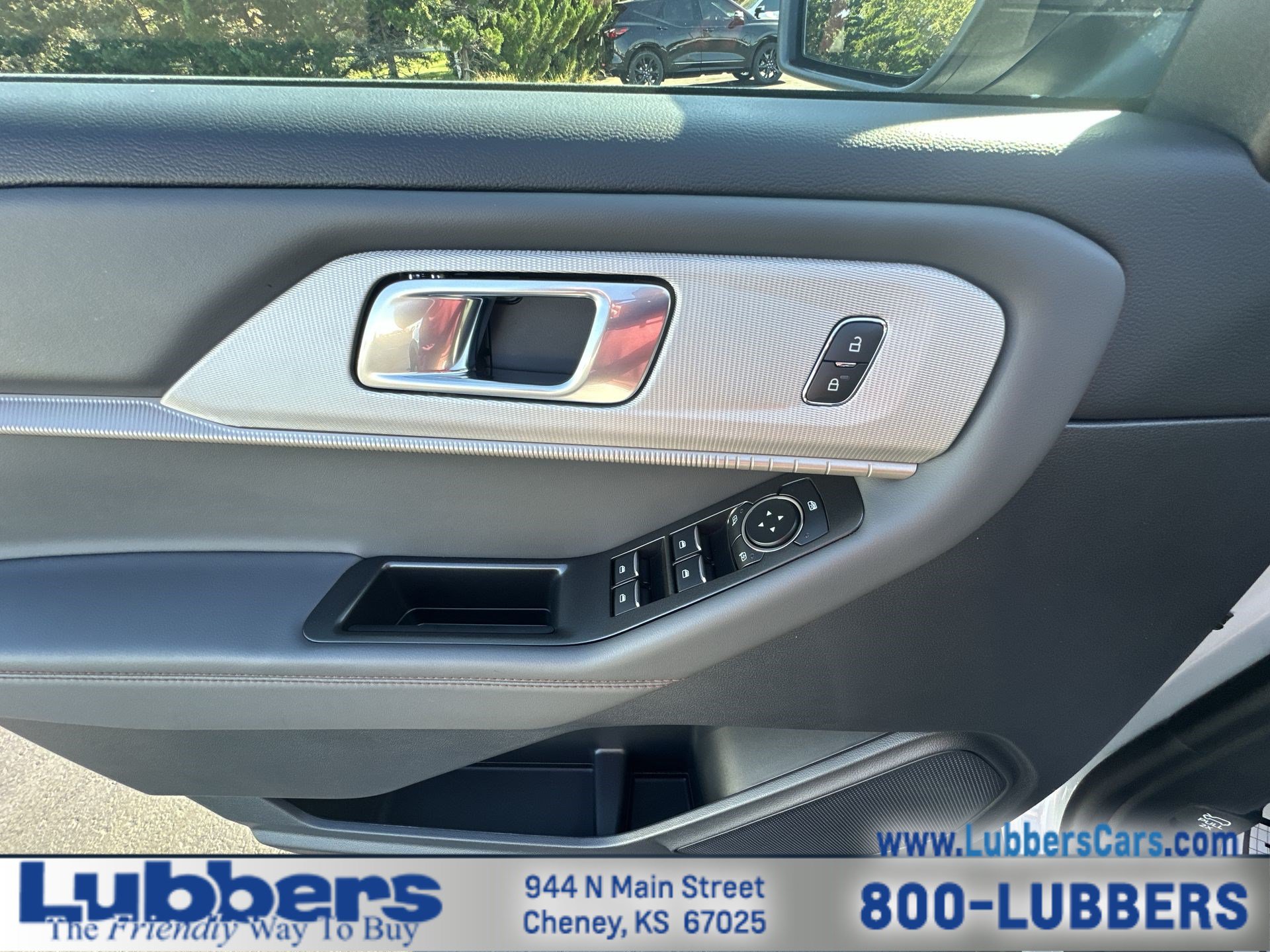 Used 2026 Ford Explorer Active AWD/4WD image 13