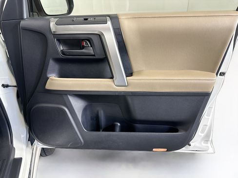 Used 2013 Toyota 4Runner Limited image 32