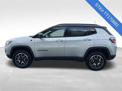 New 2026 Jeep Compass Trailhawk image 4
