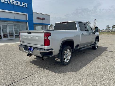 Used 2022 Chevrolet Silverado 2500 LTZ AWD/4WD image 2