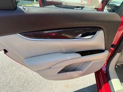 Used 2015 Cadillac XTS Luxury FWD image 28