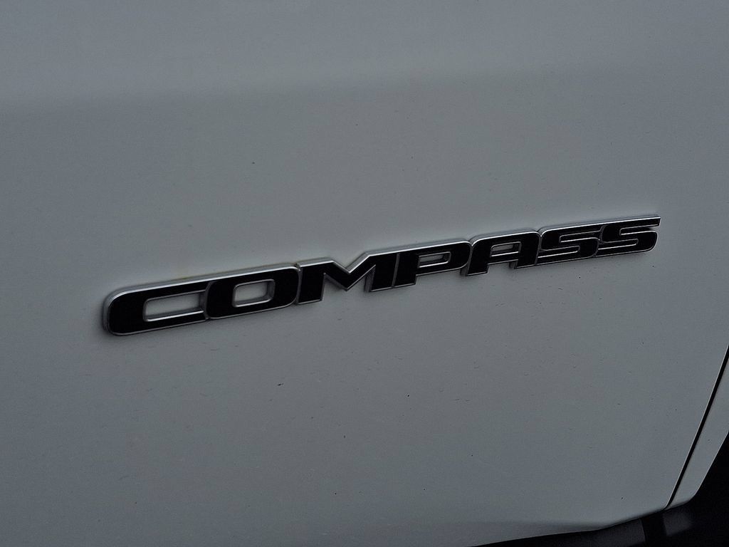 Used 2025 Jeep Compass Limited AWD/4WD image 30