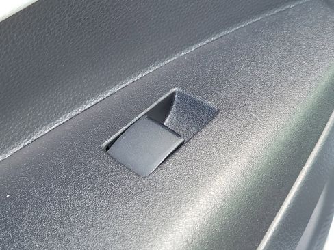 Used 2026 Toyota Corolla SE image 15