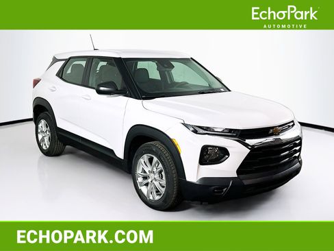 Used 2022 Chevrolet TrailBlazer LS image 1