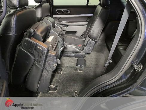 Used 2016 Ford Explorer XLT w/ Equipment Group 202A AWD/4WD image 33