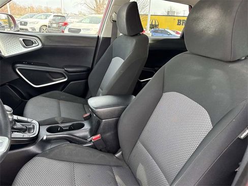 Used 2020 Kia Soul LX image 13
