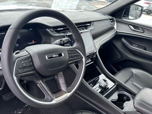 Used 2024 Jeep Grand Cherokee L Limited image 15