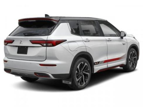 Used 2023 Mitsubishi Outlander 4WD Plug-In Hybrid image 2