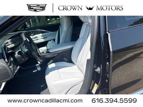 New 2026 Cadillac Lyriq Luxury AWD/4WD image 13