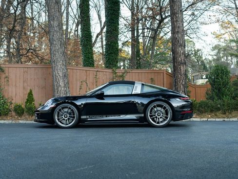 Used 2023 Porsche 911 50th Anniversary Edition image 3