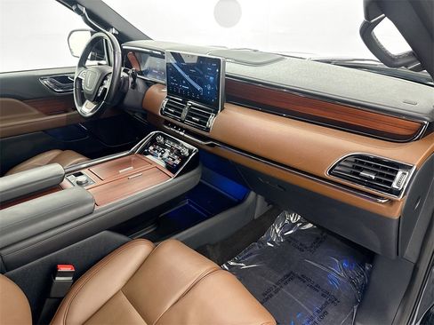 Used 2024 Lincoln Navigator Reserve image 29