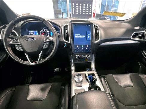 Used 2022 Ford Edge ST image 21