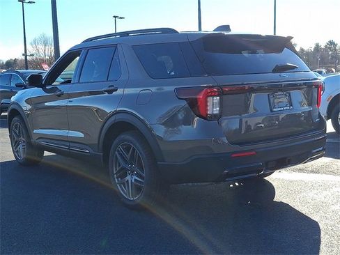 New 2026 Ford Explorer ST-Line w/ ST-Line Street Pack image 4