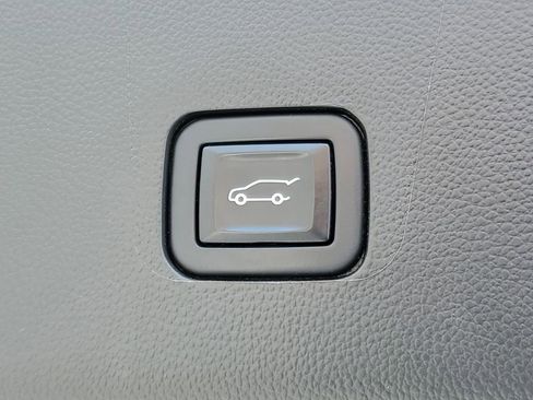 Used 2023 Chevrolet Traverse Premier w/ LPO, Floor Liner Package image 8