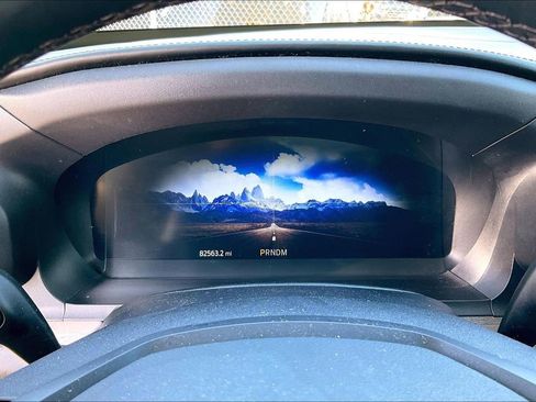 Certified 2020 Ford Explorer Platinum w/ Premium Technology Package image 18