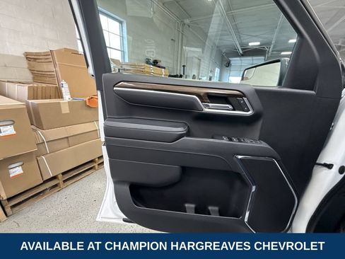 Used 2023 Chevrolet Silverado 1500 LT AWD/4WD image 30