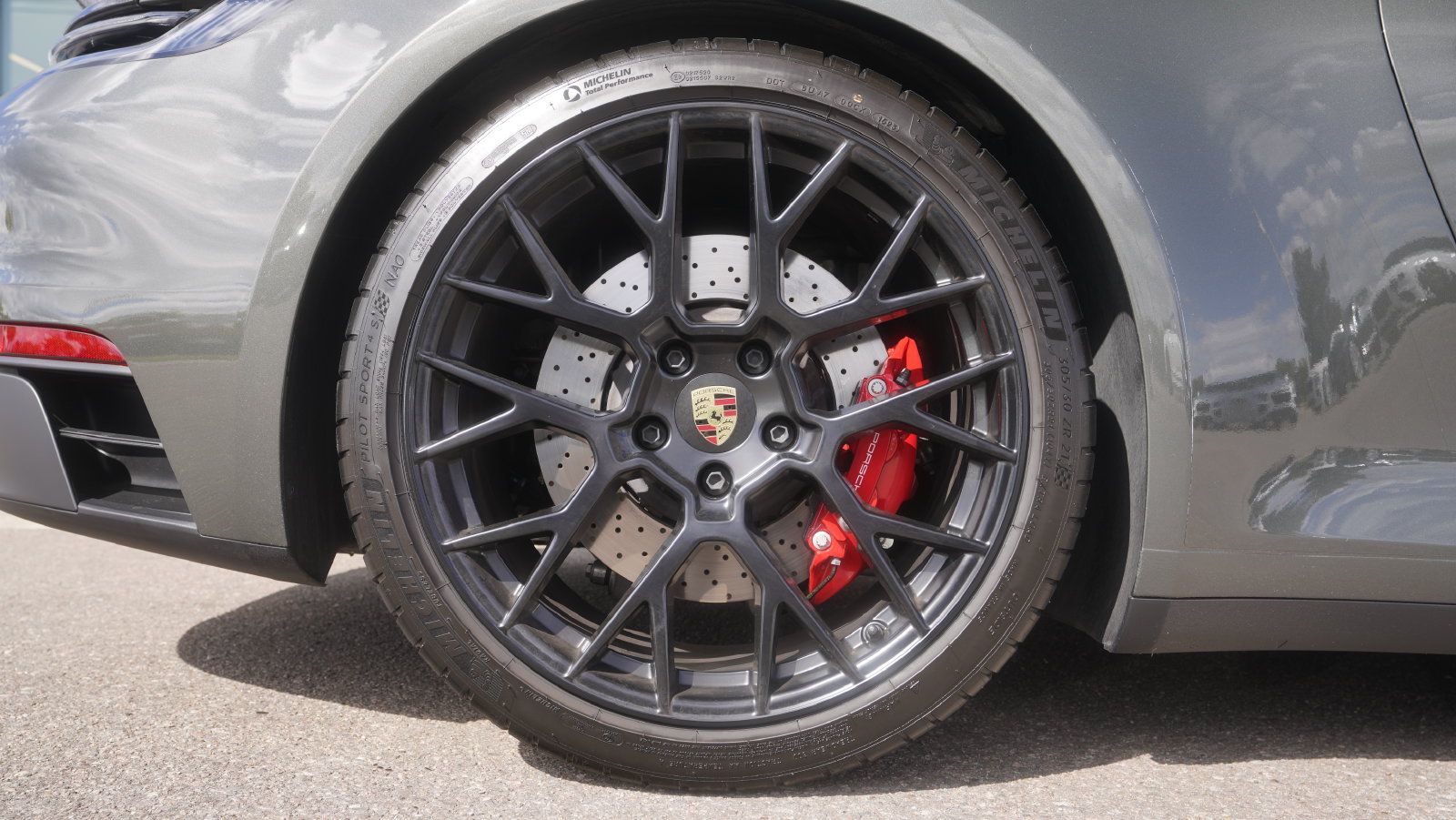 Used 2023 Porsche 911 Carrera GTS RWD image 19