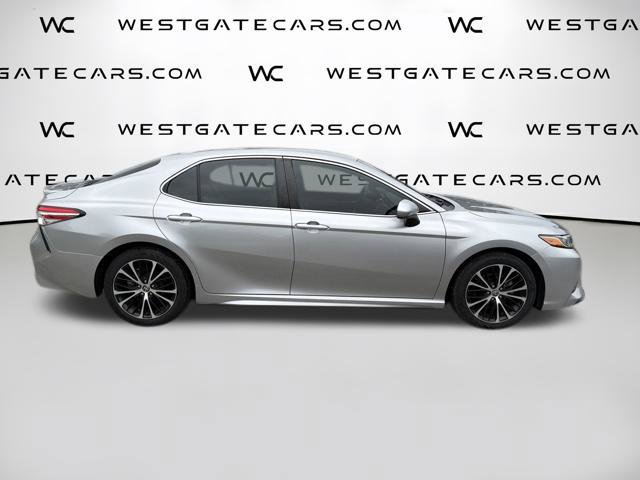 Used 2020 Toyota Camry SE FWD image 5