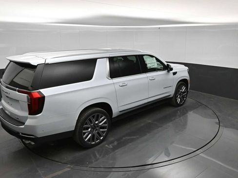 New 2026 GMC Yukon XL Denali Ultimate AWD/4WD image 29