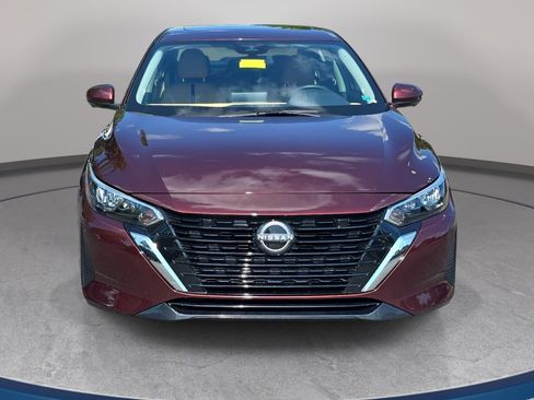 Used 2024 Nissan Sentra SV w/ SV Premium Package FWD image 2