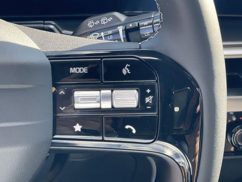 New 2026 Kia Sorento LX FWD image 31