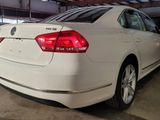 Used 2014 Volkswagen Passat TDI SE image 5