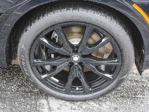 Used 2026 BMW X7 M60i image 9